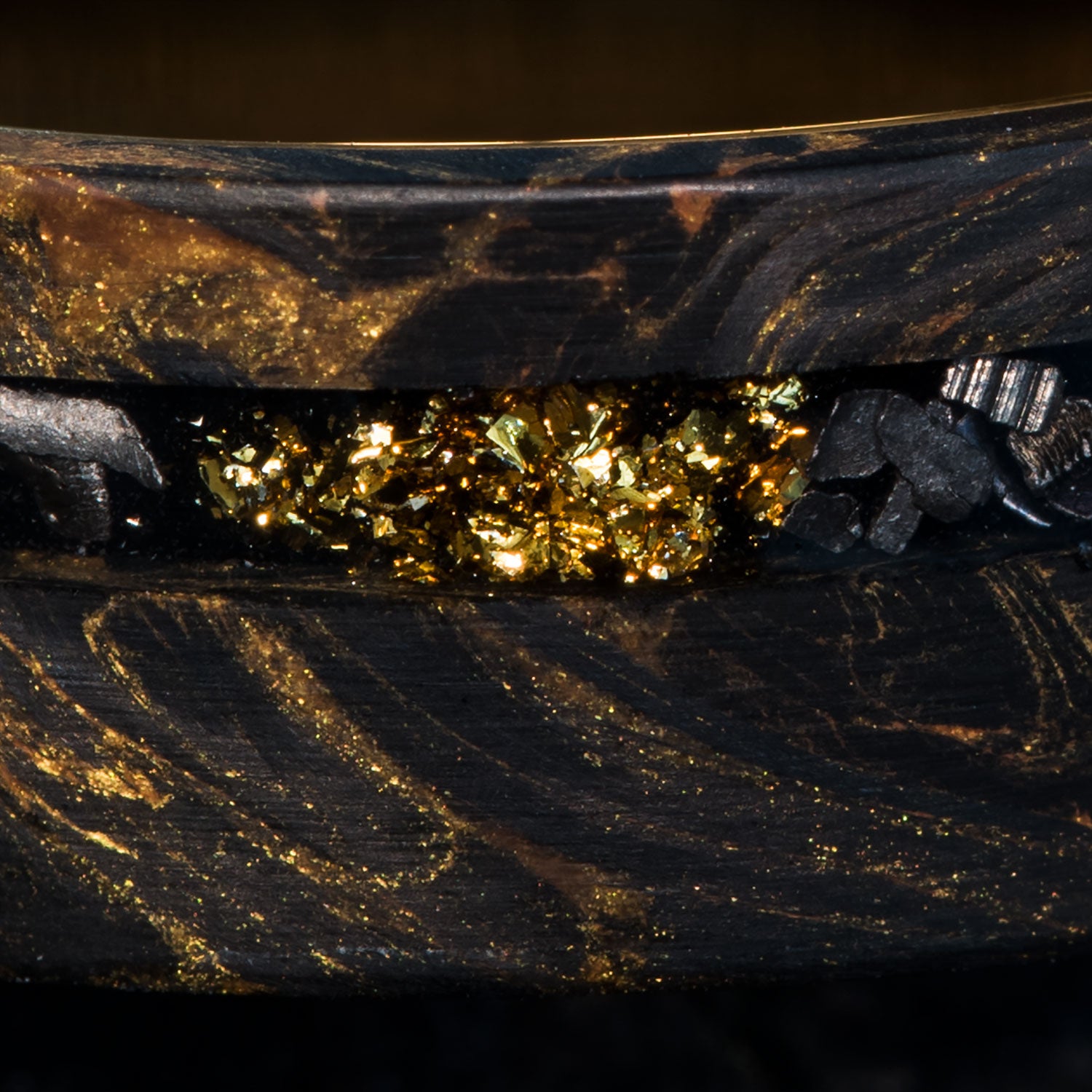 muska sixthnight 葡萄 リング THE SUN GOD | Black Forged Carbon Fiber Band With Meteorite