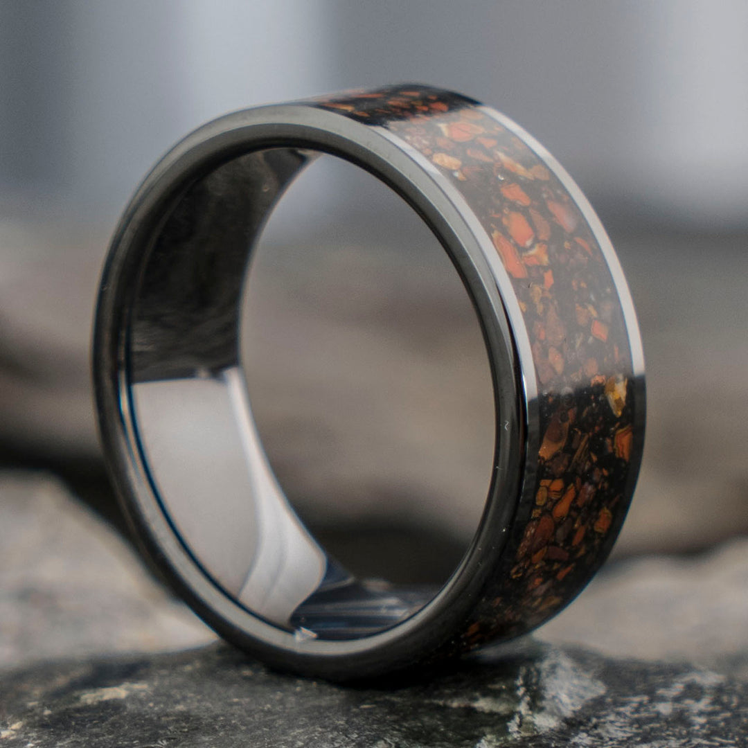 Close-up: THE JURASSIC dinosaur bone ring detail