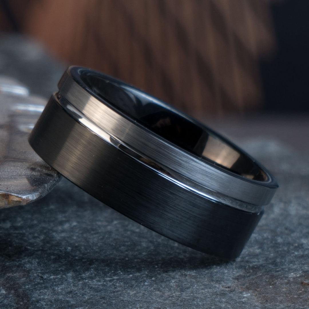 THE BARON Tungsten Ring - 8mm black and silver wedding band