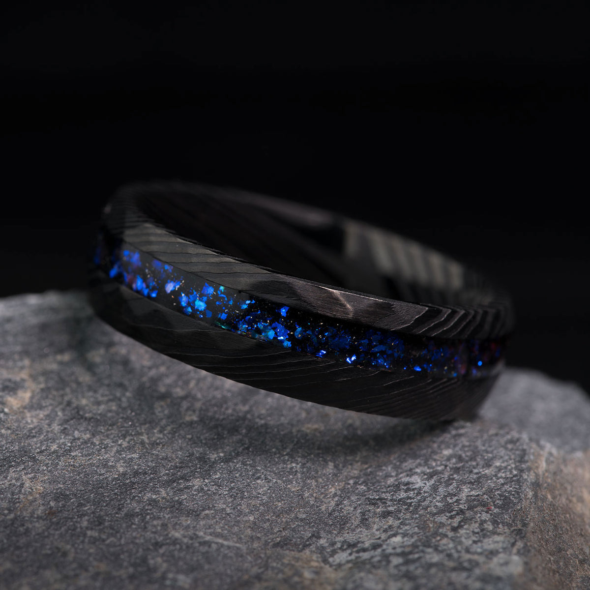 Dark Moon Ring – Black Damascus Steel & Alexandrite | Saga Bands