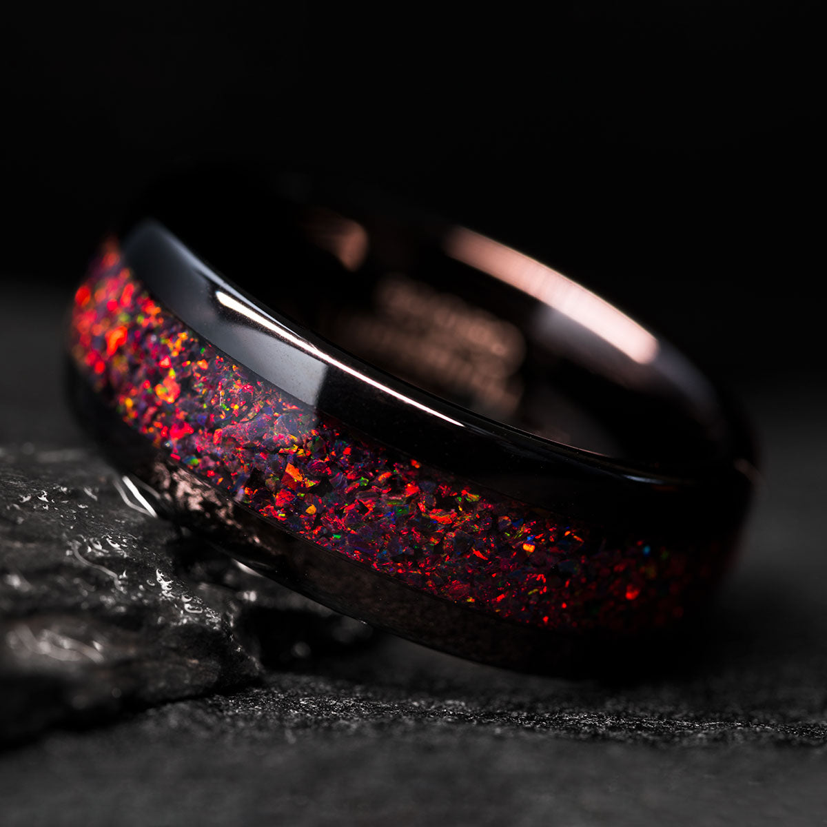 kaffe Hals Antarktis THE SCORPIUS | Black Tungsten Ring & Black Fire Opal Ring | Saga Bands